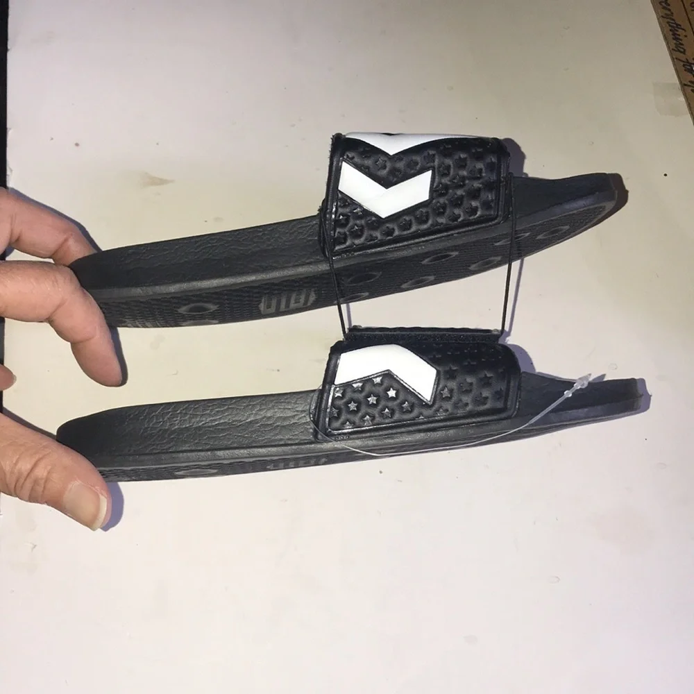 NWOT Boy’s Casual Slides